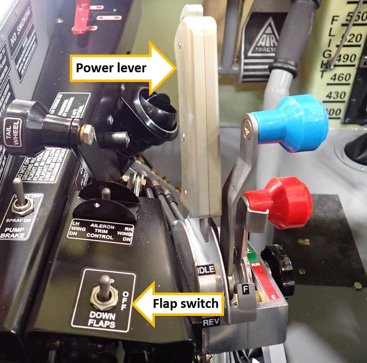 The power lever and flap switch of an exemplar aircraft (Source: Air Tractor, with TSB annotations)