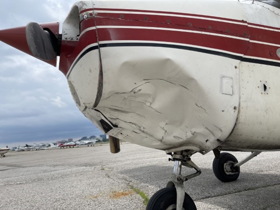 Photo of the damage to the occurrence airplane (Source: Canadian Flyers International Inc.)