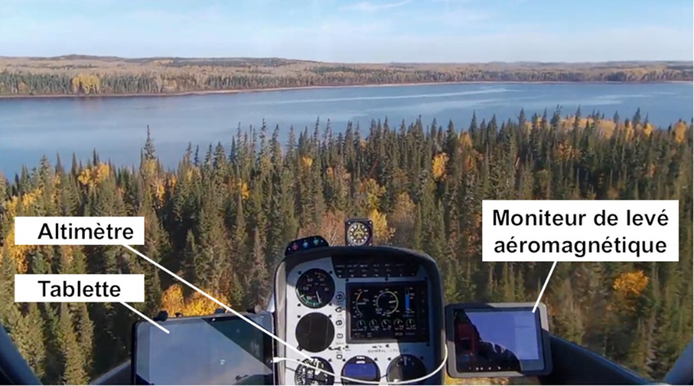 Vue du poste de pilotage (Source : image fixe prise d’une vidéo enregistrée par le pilote dans l’événement à l’étude, avec annotations du BST)