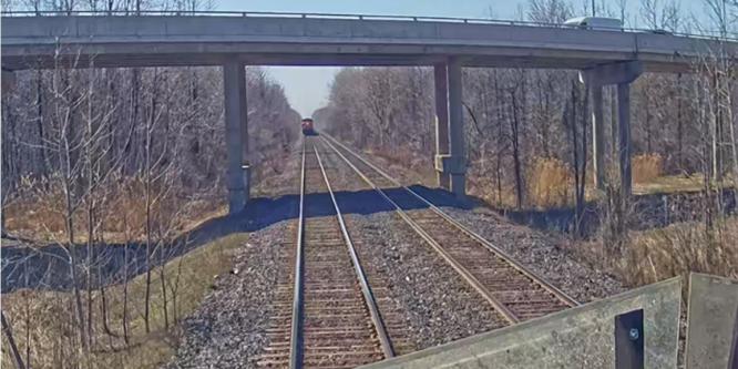 Figure 2. Tête du train CN 372, vue de la locomotive du train VIA 67, après que les 2 trains se sont immobilisés (Source : VIA Rail Canada Inc.)